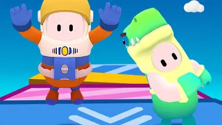 Corre contra desenes d'oponents en una sèrie de circuits d'obstacles salvatges. Supera trampes i desafiaments per evitar l'eliminació i ser l'últim en peu.